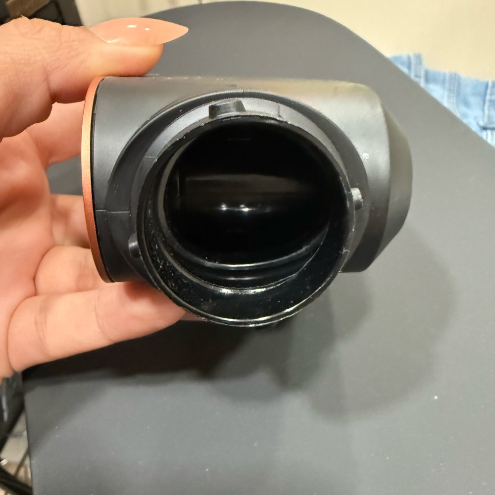 Dyson Air
Fast Dryer Nozzle with Copper Accent - Picture 3 of 4